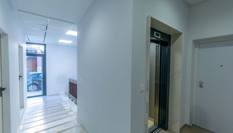 Jälleenmyynti - Asunto - Torrevieja