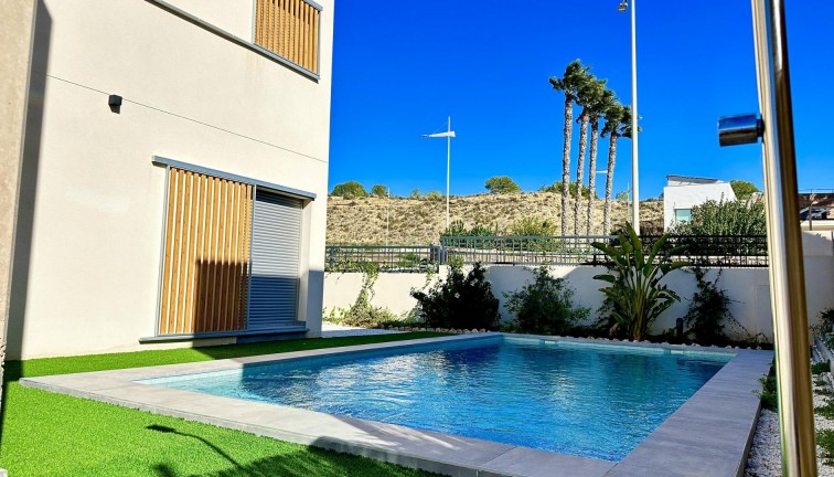 Uudistuotanto - Erillistalo - Algorfa - La Finca Golf