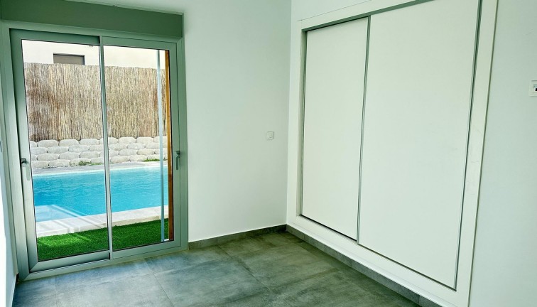 Uudistuotanto - Erillistalo - Algorfa - La Finca Golf