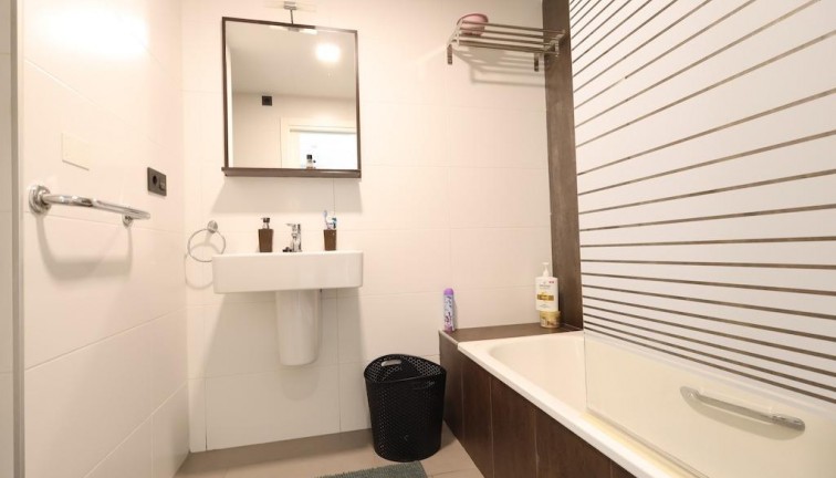 Jälleenmyynti - Bungalow - Orihuela Costa - La Zenia