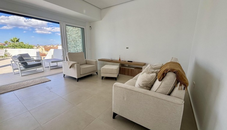 Uudistuotanto - Erillistalo - Rojales - Atalaya Park