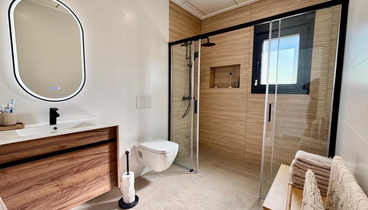 Uudistuotanto - Erillistalo - Rojales - Atalaya Park