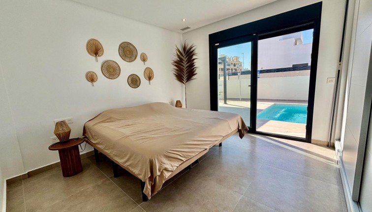 Uudistuotanto - Erillistalo - Rojales - Atalaya Park