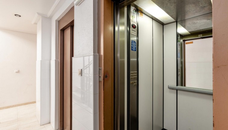 Jälleenmyynti - Asunto - Torrevieja - Playa del Cura