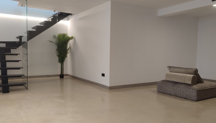 Uudistuotanto - Erillistalo - Torrevieja - Los Balcones