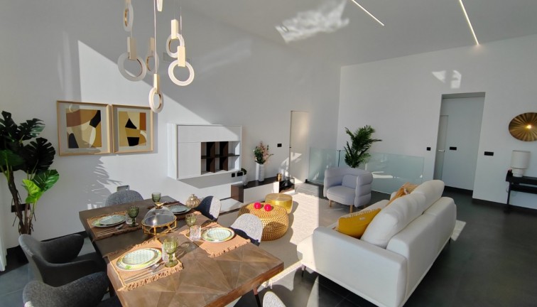 Uudistuotanto - Erillistalo - Torrevieja - Los Balcones