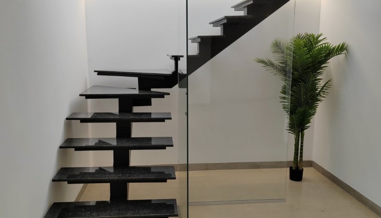 Uudistuotanto - Erillistalo - Torrevieja - Los Balcones