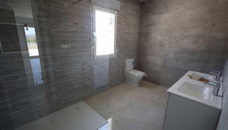 Obra nueva - Chalet - Pinoso