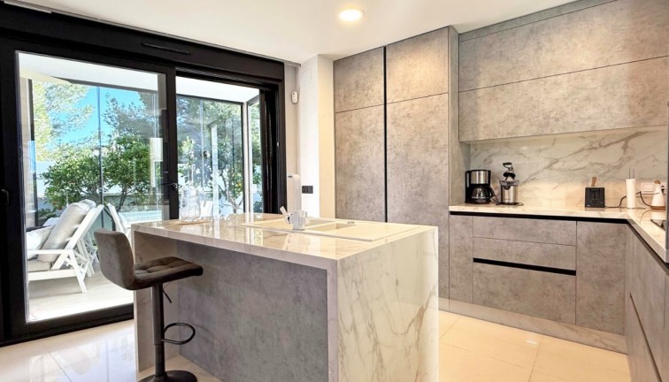 Jälleenmyynti - Erillistalo - Orihuela Costa - Villamartín