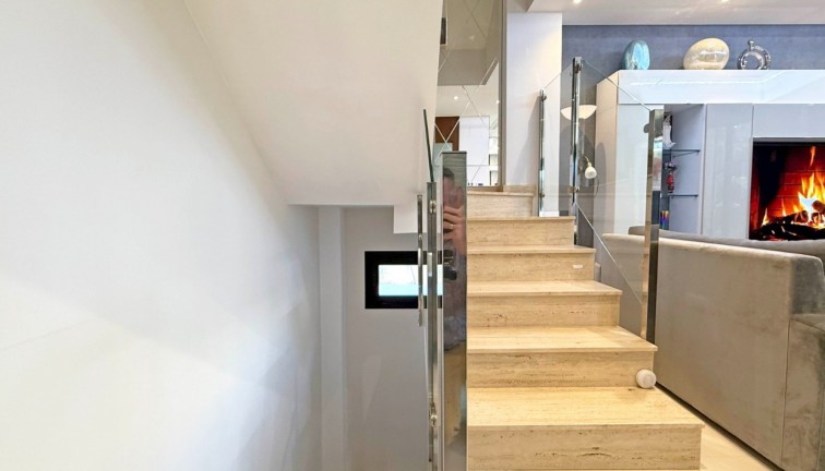 Jälleenmyynti - Erillistalo - Orihuela Costa - Villamartín