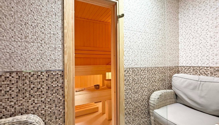 Jälleenmyynti - Erillistalo - Orihuela Costa - Villamartín