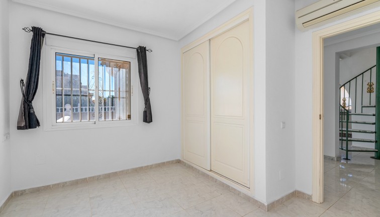 Jälleenmyynti - Erillistalo - Rojales