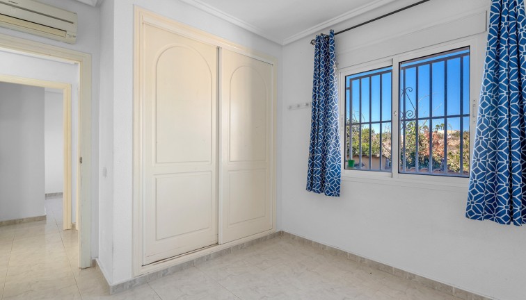 Jälleenmyynti - Erillistalo - Rojales