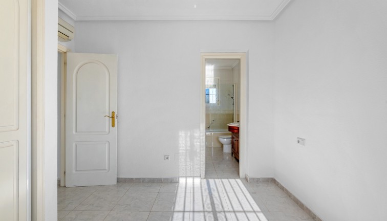 Jälleenmyynti - Erillistalo - Rojales