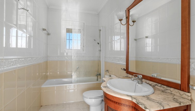 Jälleenmyynti - Erillistalo - Rojales