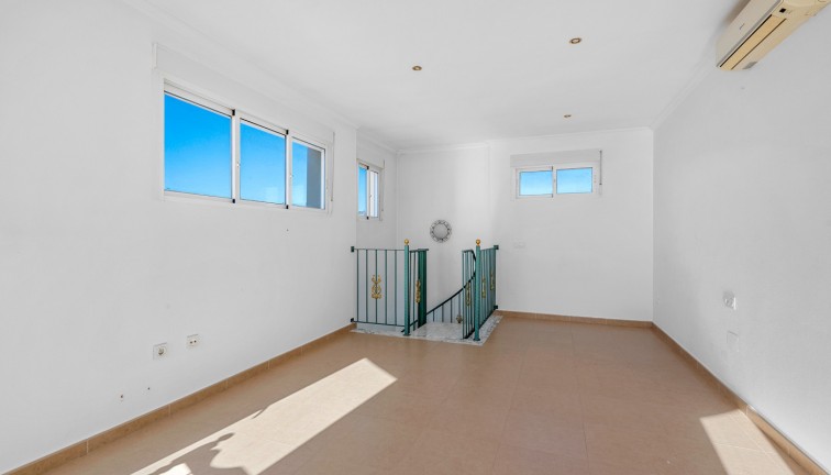 Jälleenmyynti - Erillistalo - Rojales