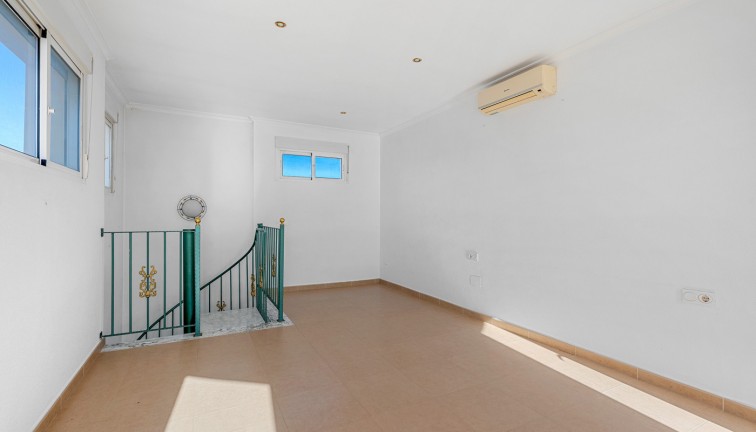 Jälleenmyynti - Erillistalo - Rojales