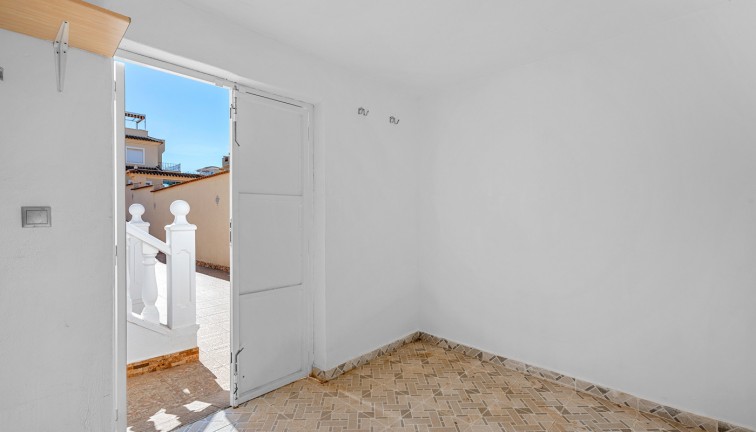 Jälleenmyynti - Erillistalo - Rojales