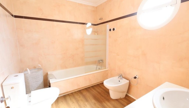 Jälleenmyynti - Asunto - Ylimmän kerroksen asunto - Pilar de la Horadada - Pueblo Latino