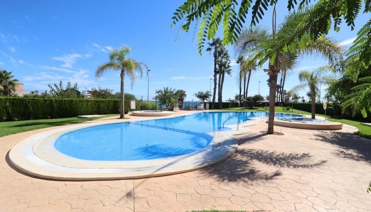 Jälleenmyynti - Asunto - Ylimmän kerroksen asunto - Pilar de la Horadada - Pueblo Latino