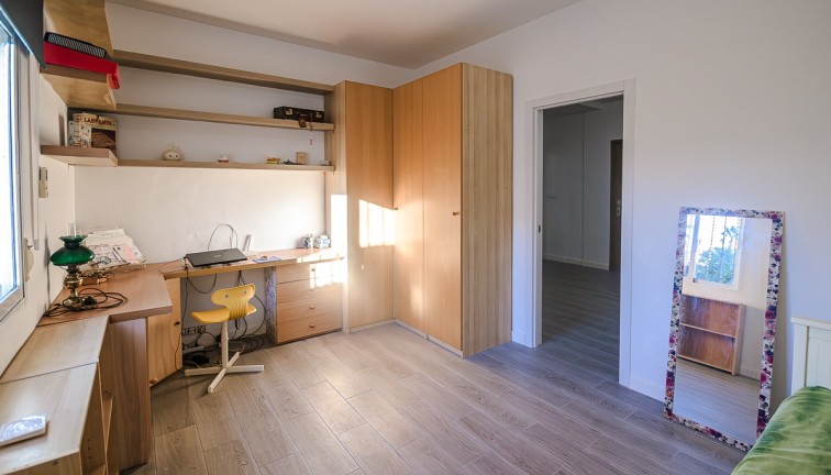 Jälleenmyynti - Erillistalo - Orihuela - Benferri