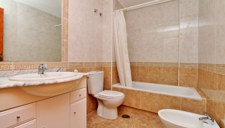 Jälleenmyynti - Asunto - Cabo Roig