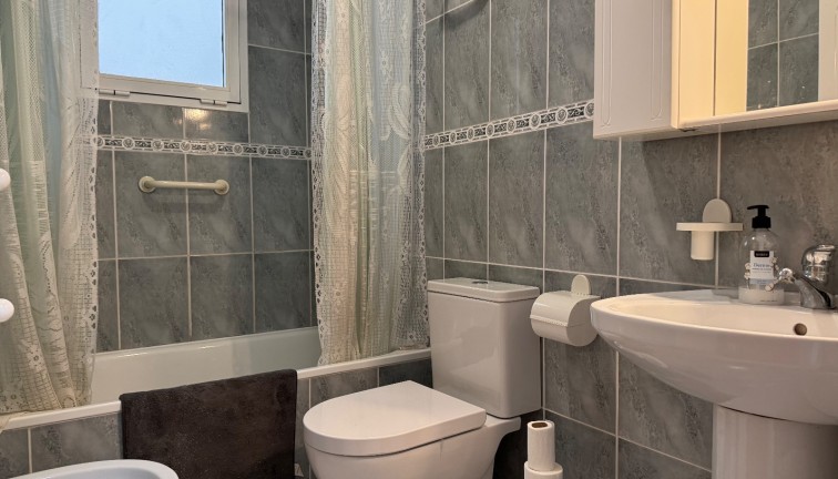 Reventa - Apartamento / piso - Torrevieja