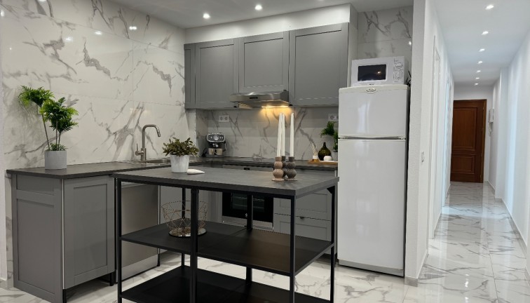 Återförsäljning - Lägenhet - Torrevieja