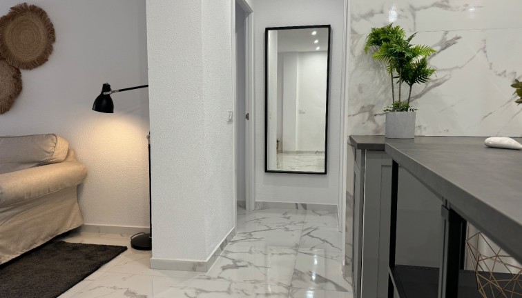 Återförsäljning - Lägenhet - Torrevieja