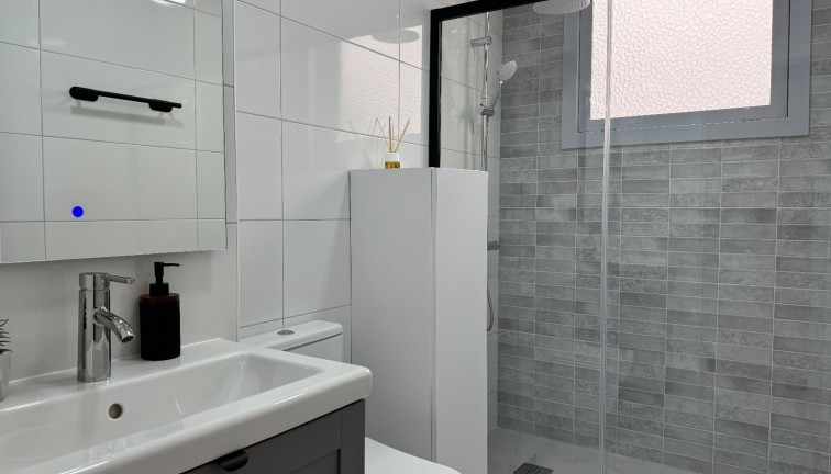 Återförsäljning - Lägenhet - Torrevieja