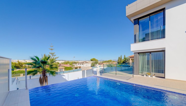 Jälleenmyynti - Erillistalo - Los balcones - Los Balcones