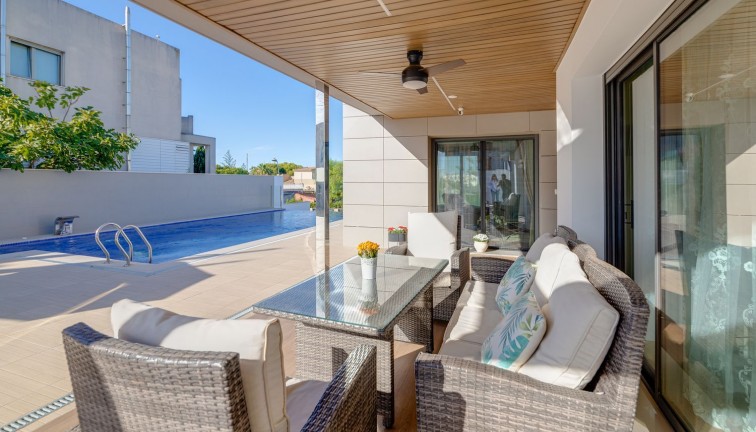 Jälleenmyynti - Erillistalo - Los balcones - Los Balcones