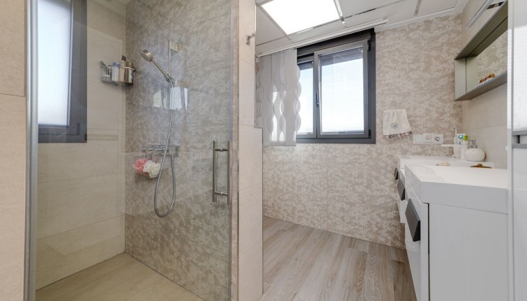 Jälleenmyynti - Erillistalo - Los balcones - Los Balcones