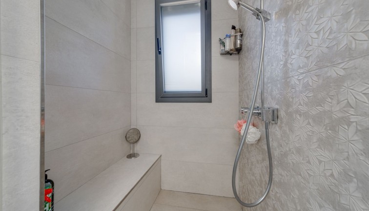 Jälleenmyynti - Erillistalo - Los balcones - Los Balcones