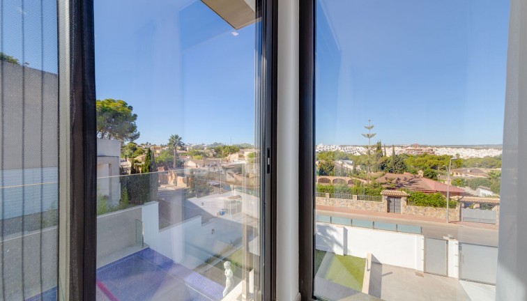 Jälleenmyynti - Erillistalo - Los balcones - Los Balcones