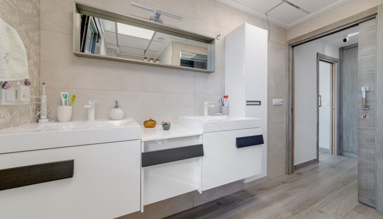 Jälleenmyynti - Erillistalo - Los balcones - Los Balcones