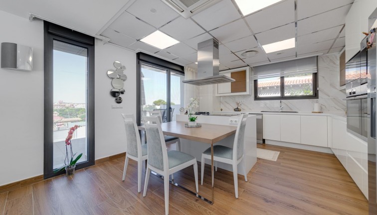 Jälleenmyynti - Erillistalo - Los balcones - Los Balcones