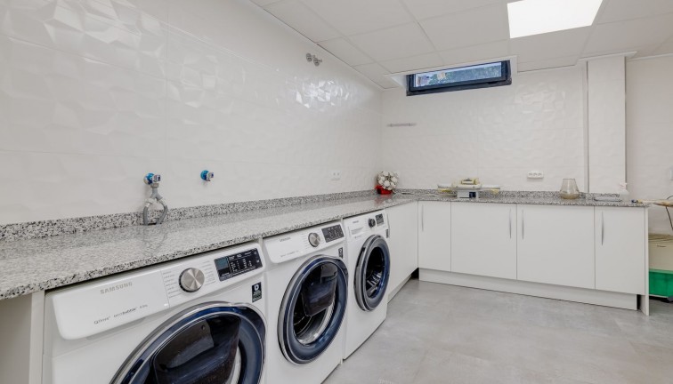 Jälleenmyynti - Erillistalo - Los balcones - Los Balcones