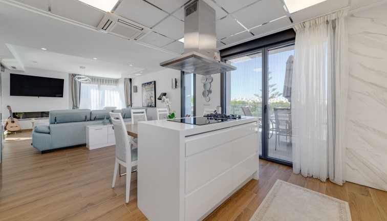 Jälleenmyynti - Erillistalo - Los balcones - Los Balcones