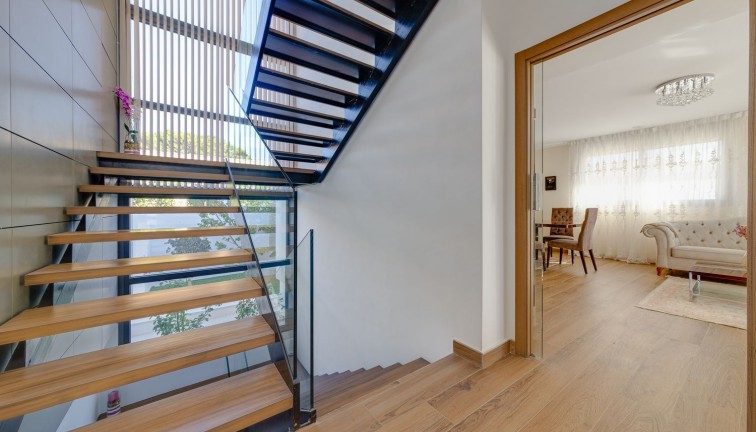 Jälleenmyynti - Erillistalo - Los balcones - Los Balcones