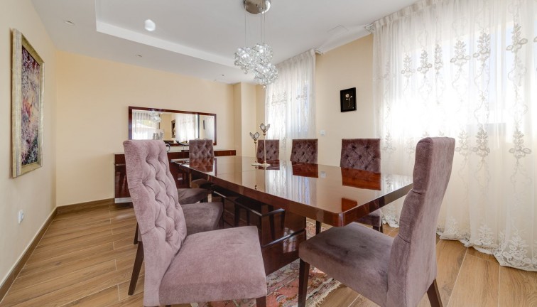 Jälleenmyynti - Erillistalo - Los balcones - Los Balcones