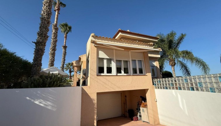 Resale - Chalet - San Miguel de Salinas