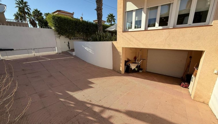 Resale - Chalet - San Miguel de Salinas