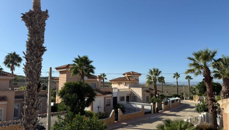 Resale - Chalet - San Miguel de Salinas