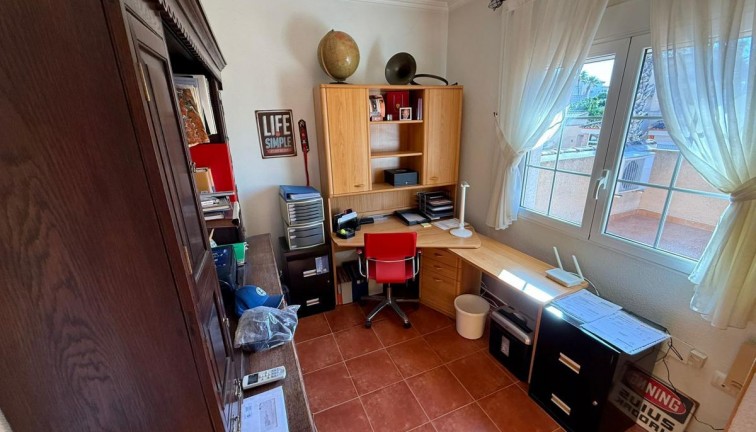 Resale - Chalet - San Miguel de Salinas