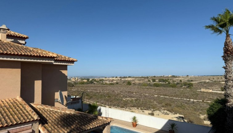 Resale - Chalet - San Miguel de Salinas