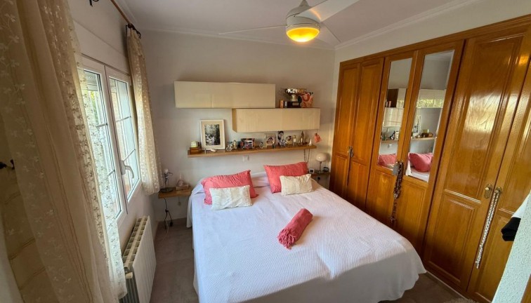 Resale - Chalet - San Miguel de Salinas