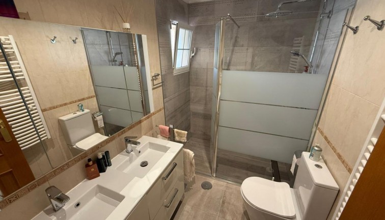 Resale - Chalet - San Miguel de Salinas