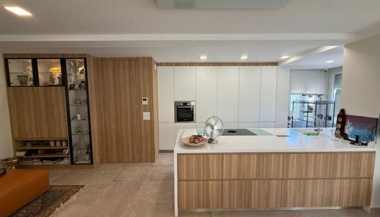 Resale - Chalet - San Miguel de Salinas