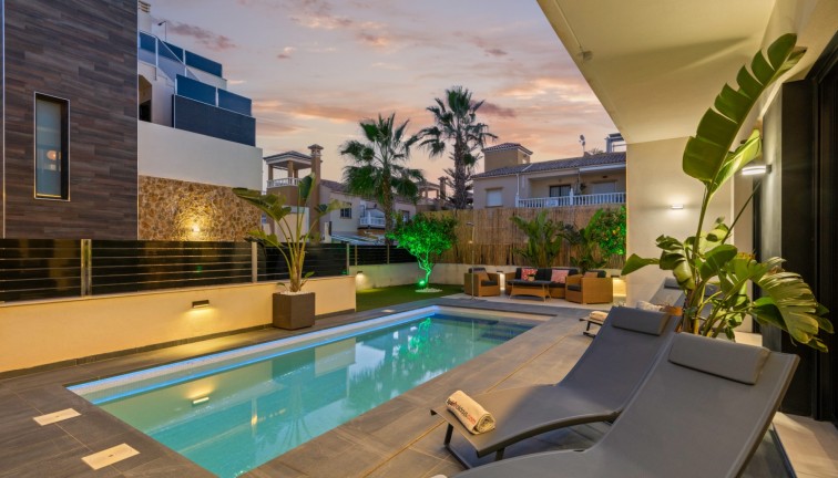 Jälleenmyynti - Erillistalo - Orihuela Costa - Lomas de Cabo Roig